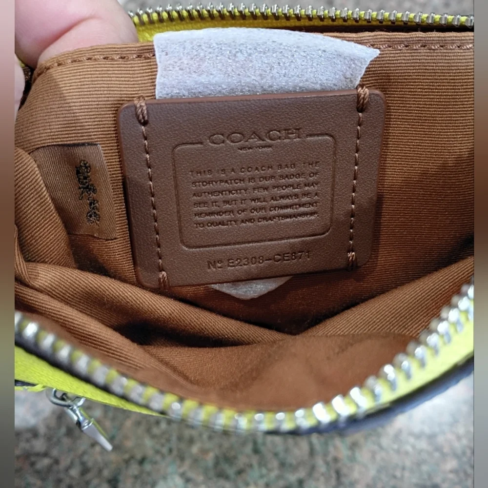 NWT COACH Mini Rowan crossbody purse